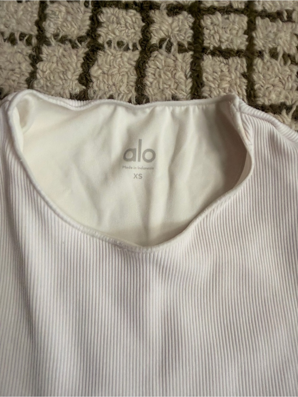Alo Ribbed En Pointe Tank - Picture 10 of 13